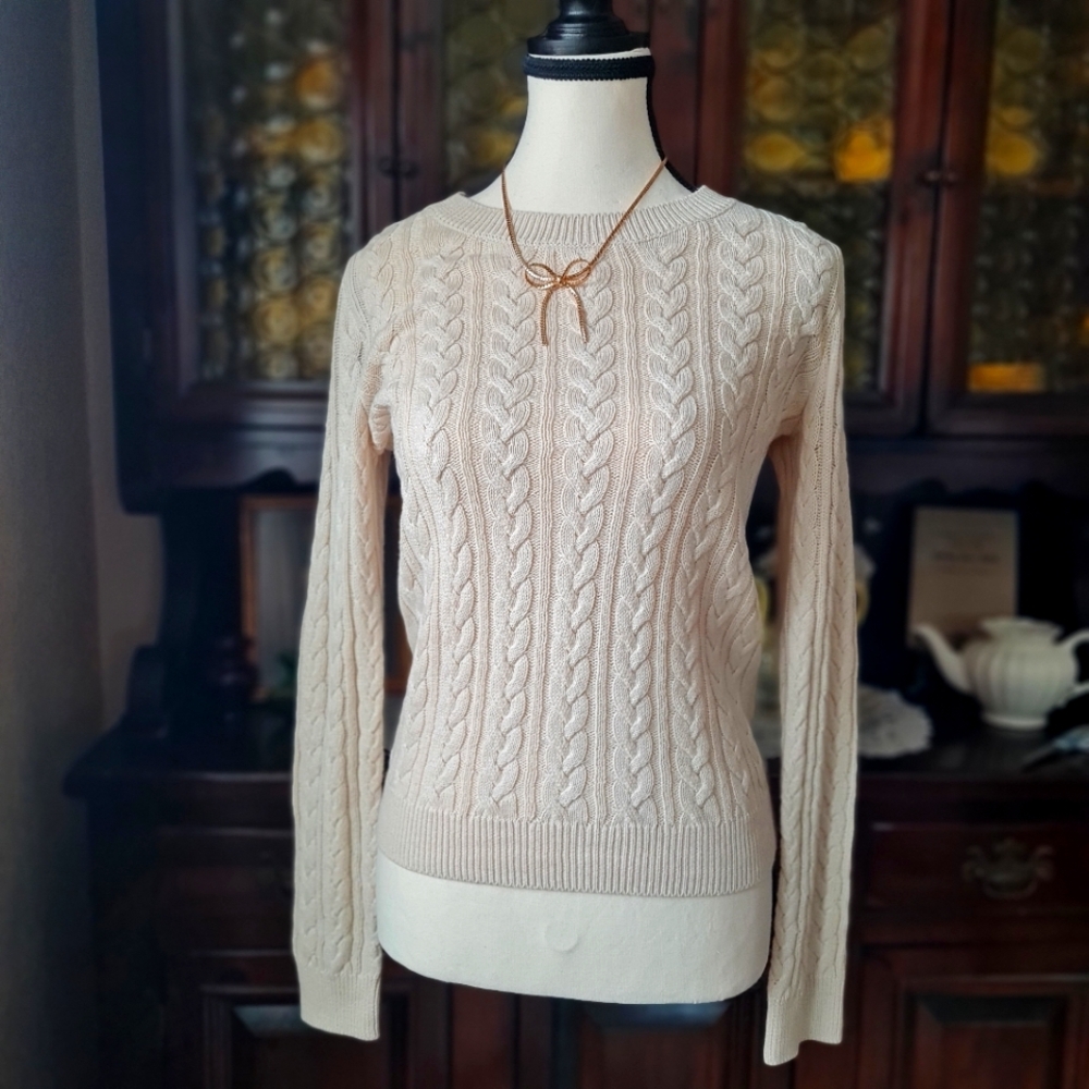 Soft Oatmeal Cable Knit H&M Sweater size XSmall